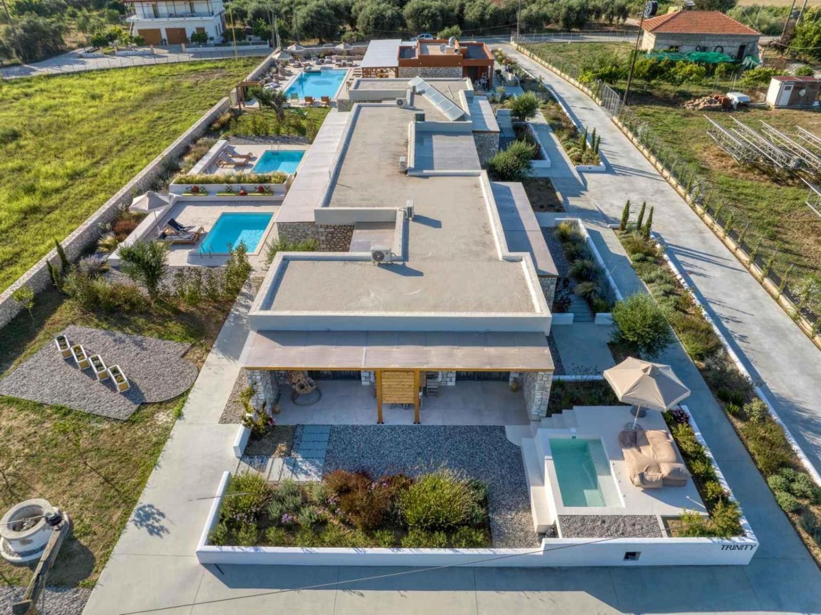 Trinity Design Suites Valanidorachi Экстерьер фото